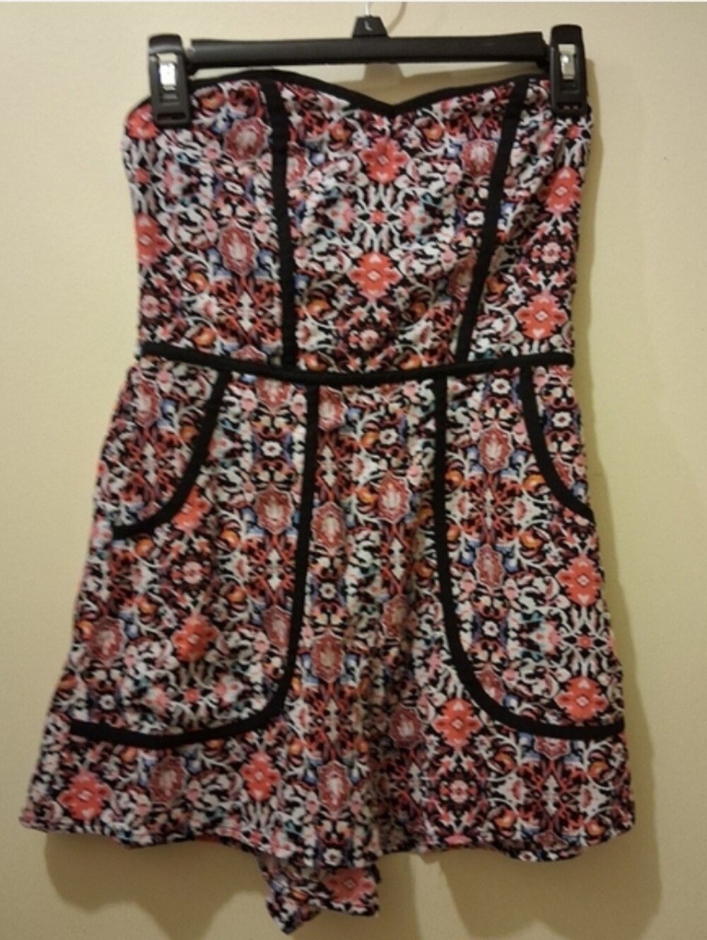 Xhilaration Women's Strapless Floral Print Romper Boho Pocket Shorts Size XS